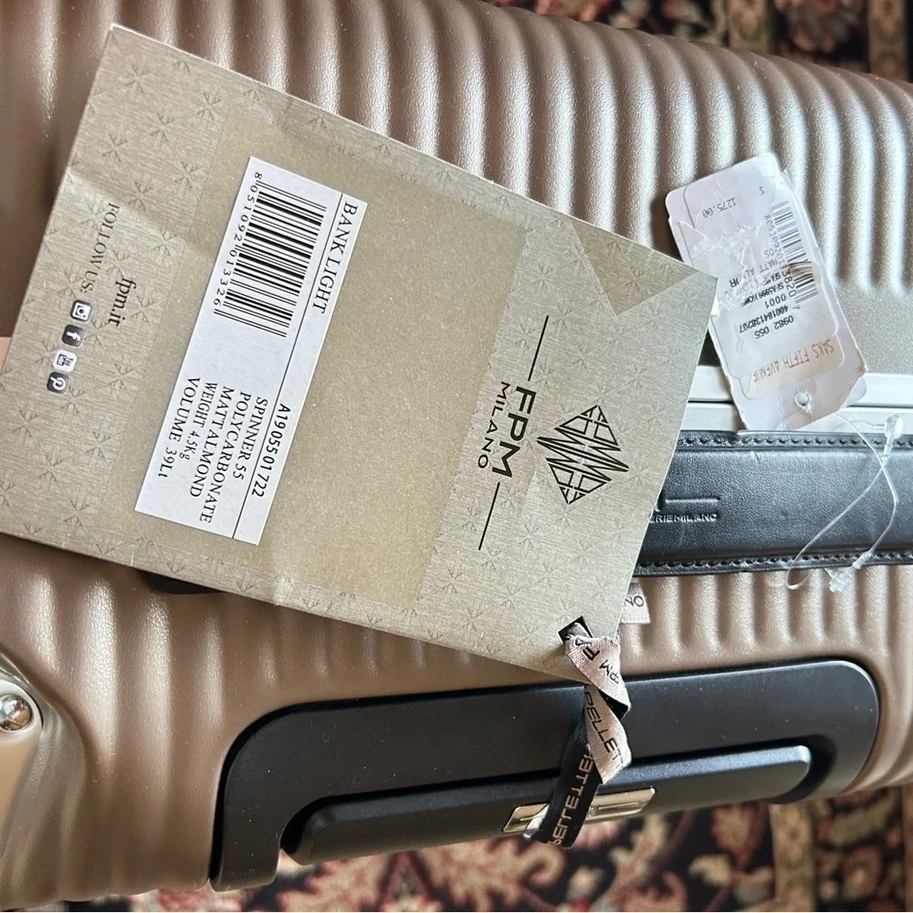 FPM  Milano light spinner suitcase made in Italy NWT